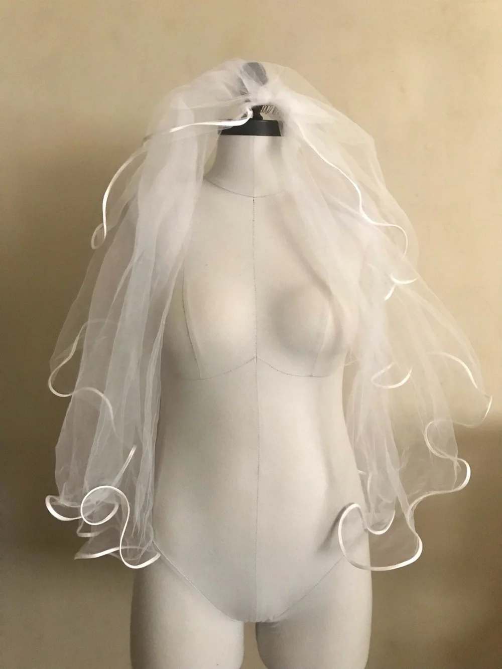 Vintage White Bridal Veil with Rolled Edge Trim